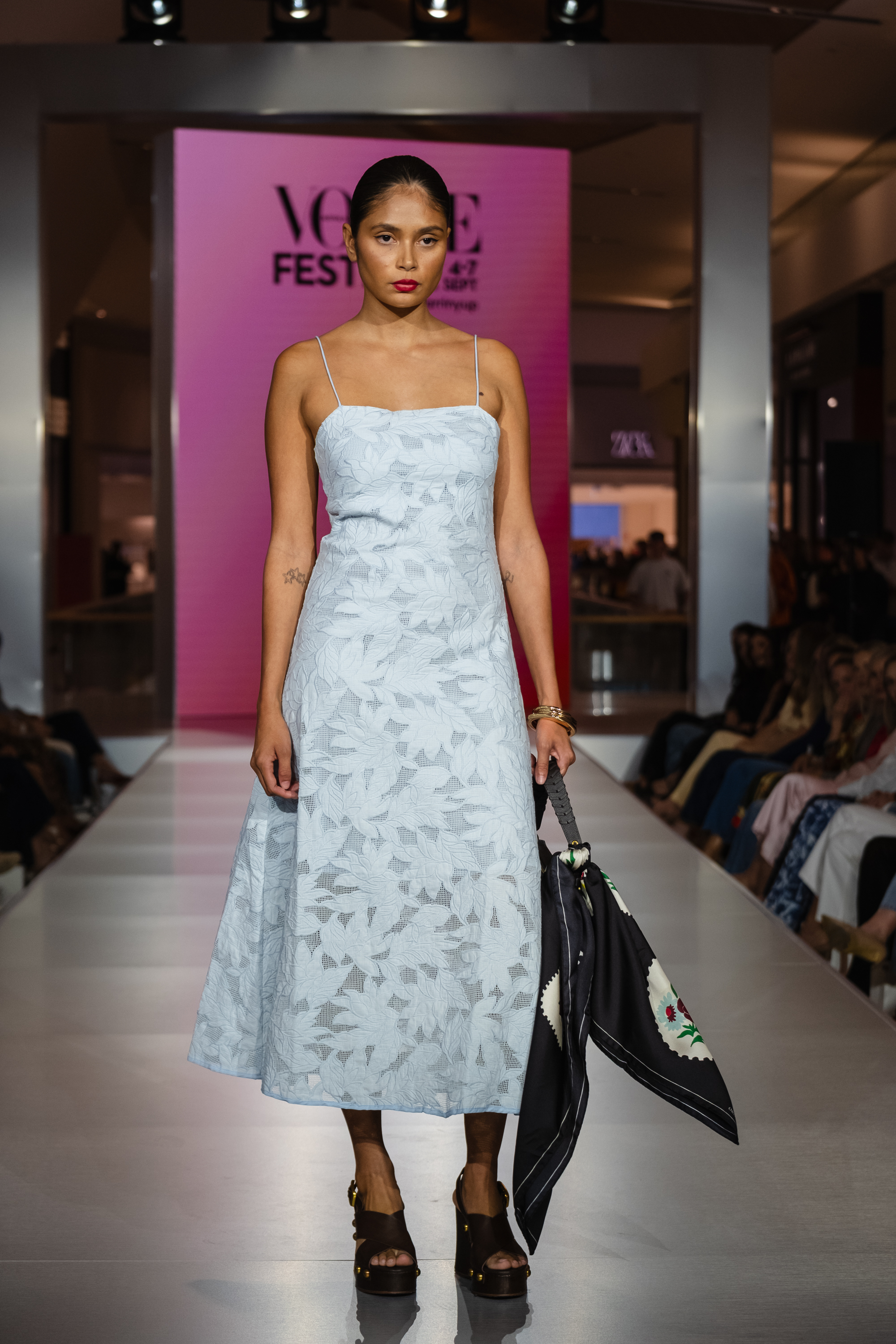 KAR - Runway look three
