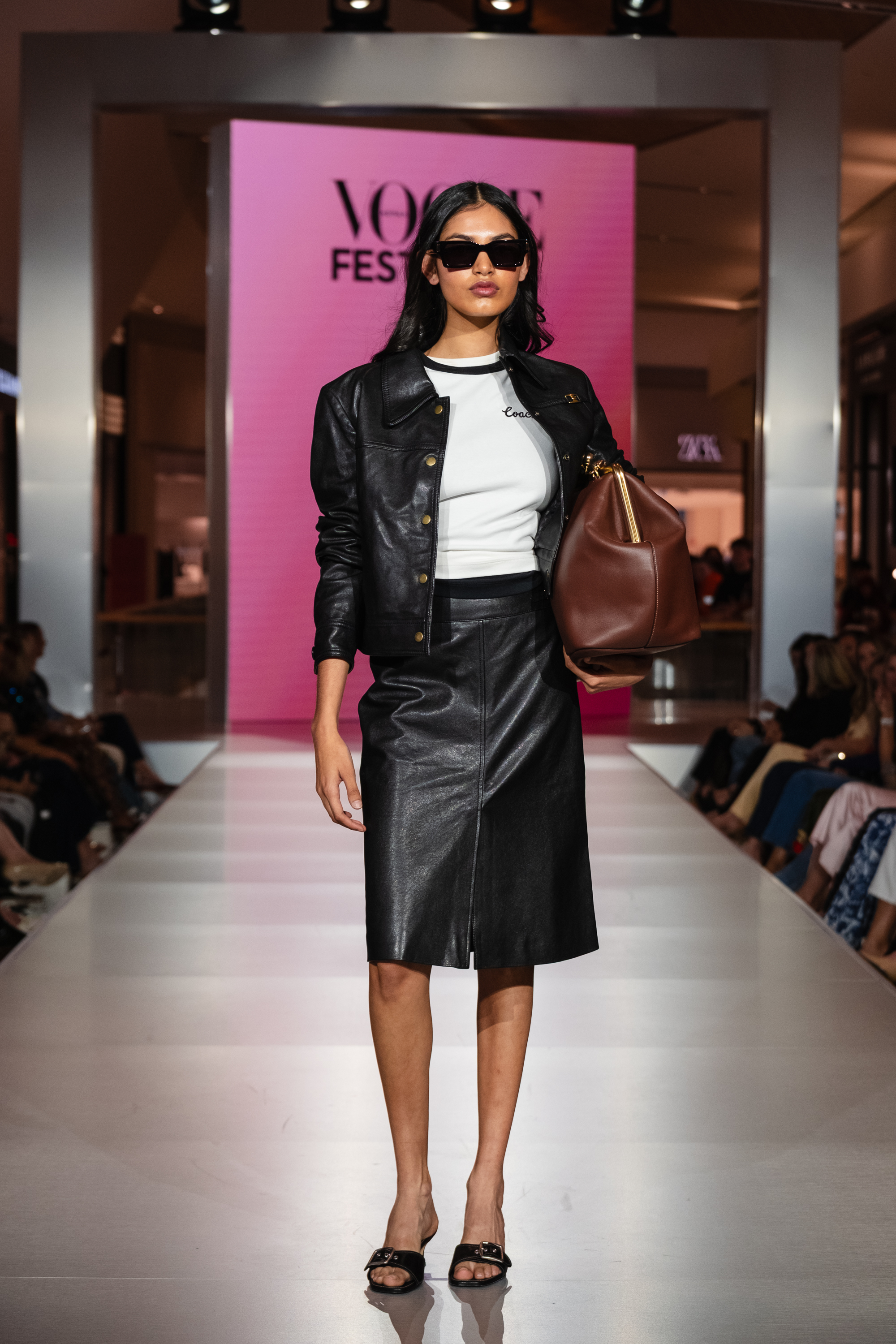 Runway look 34