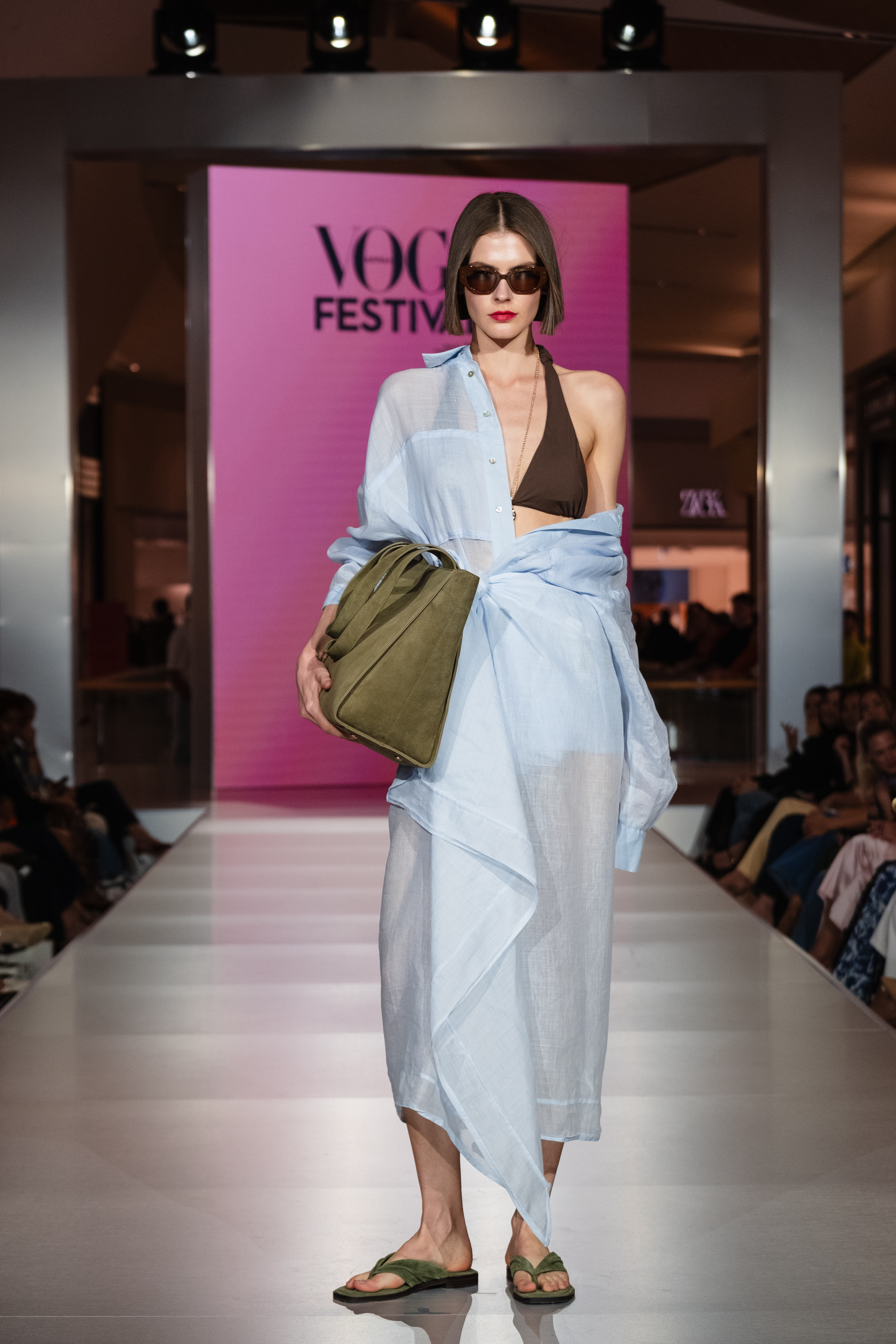 KAR - Runway look twenty two
