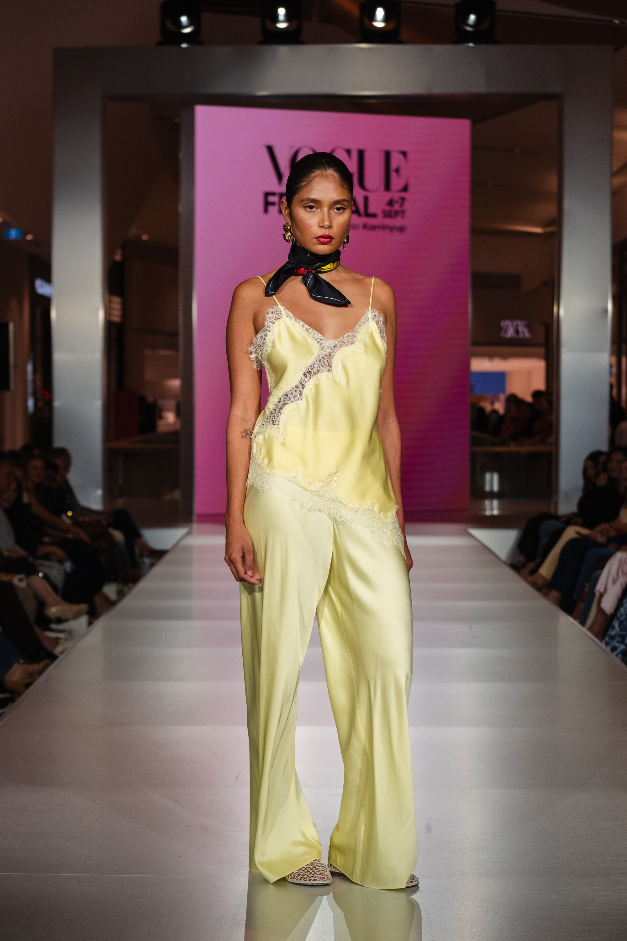 Runway look 29