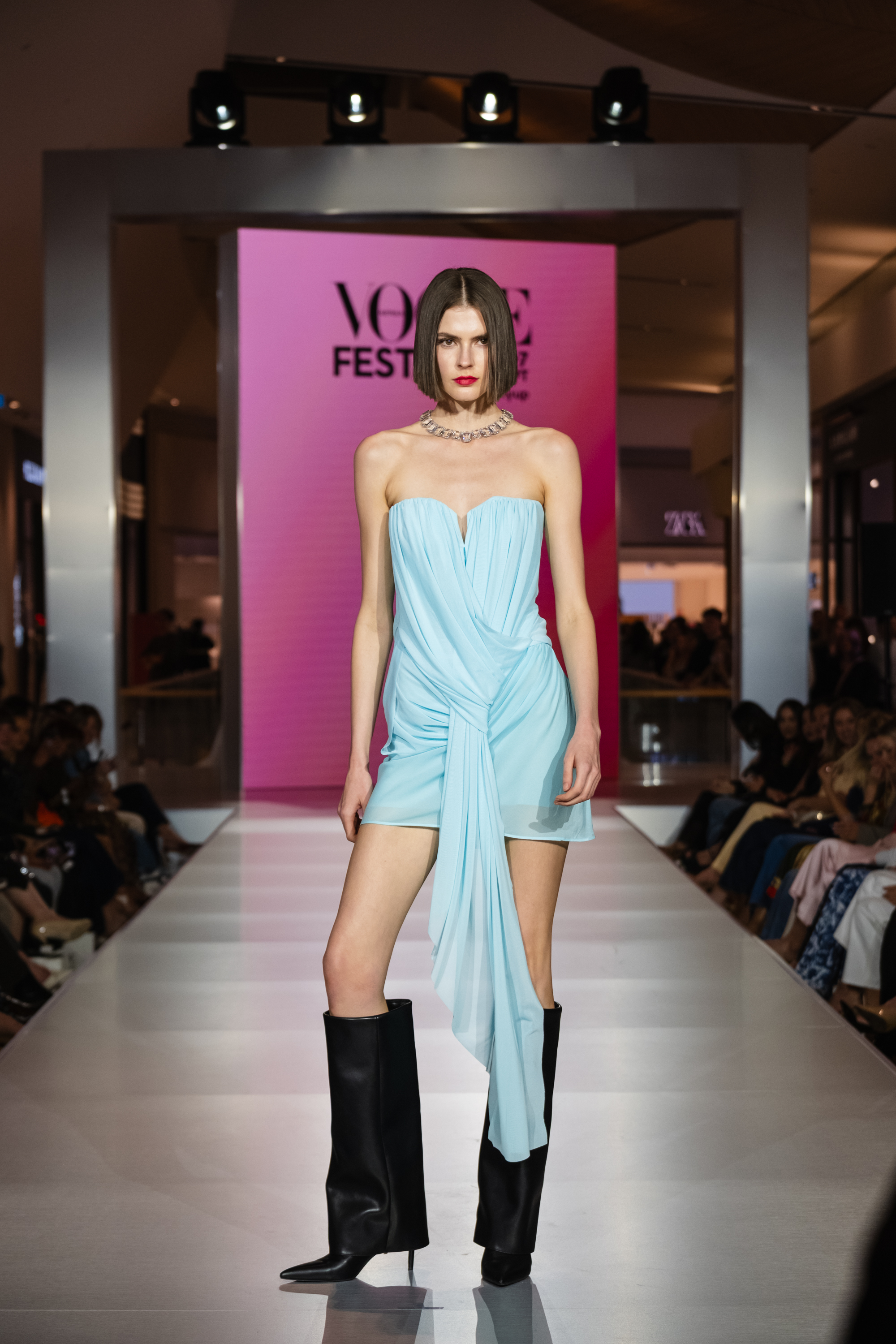 KAR - Runway look eleven
