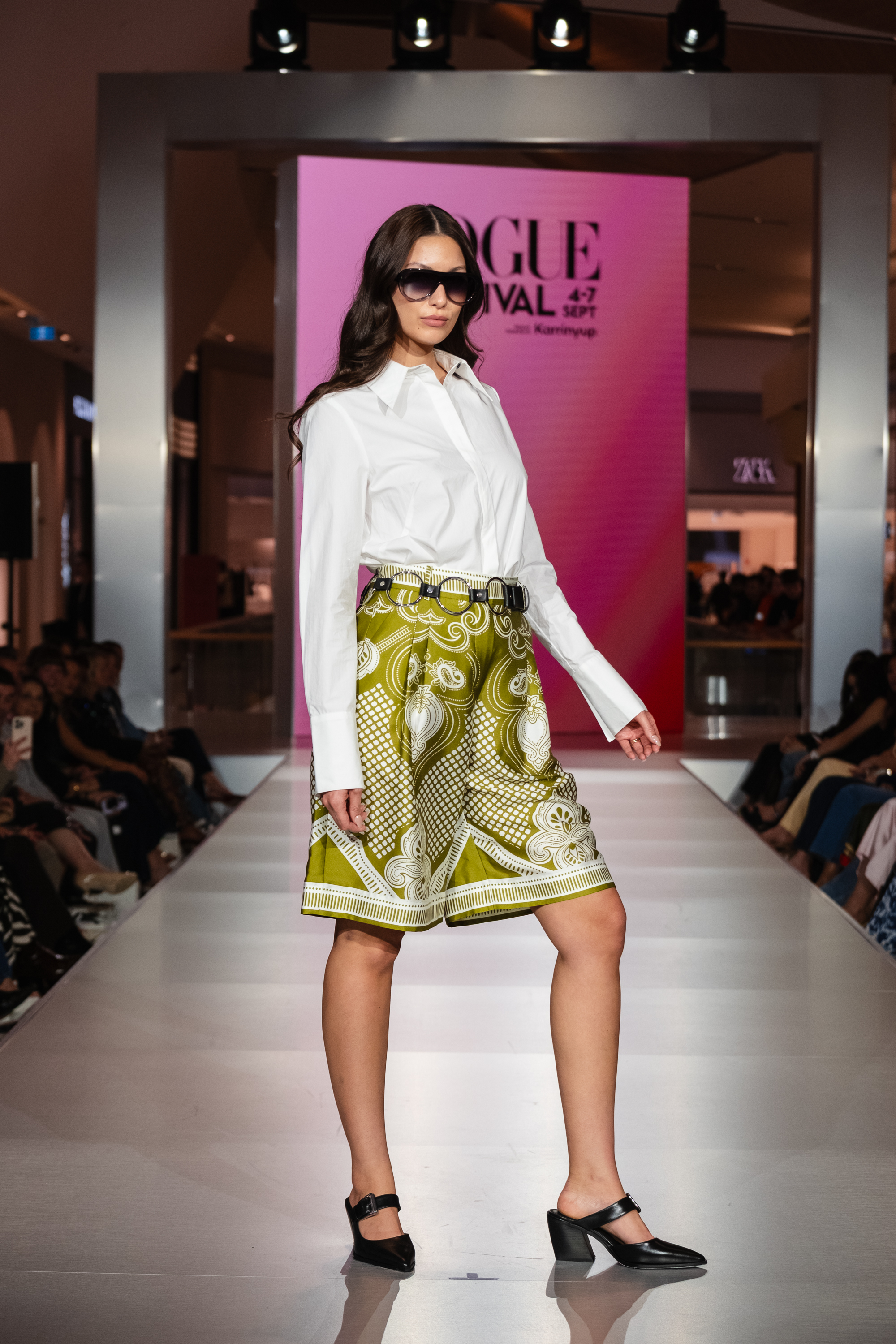 Runway look 33